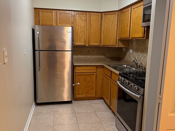 2nd image of 5306 N Cumberland Ave APT 519
