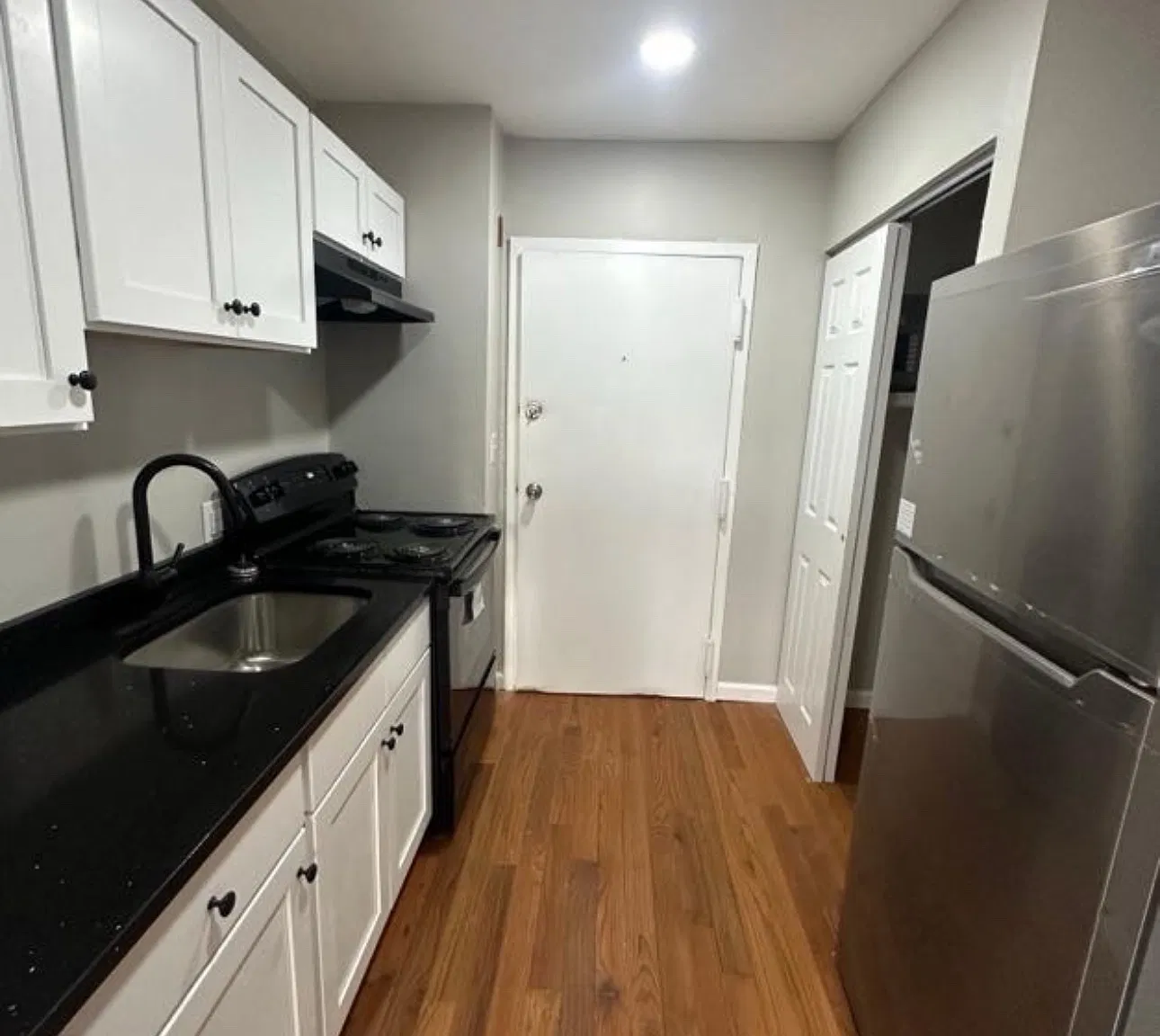 402 Olive St — Photo 4