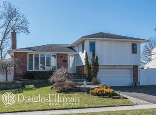 5 Lever Pl, Plainview, NY 11803