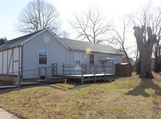 618 E Pennsylvania St, Staunton, IL 62088