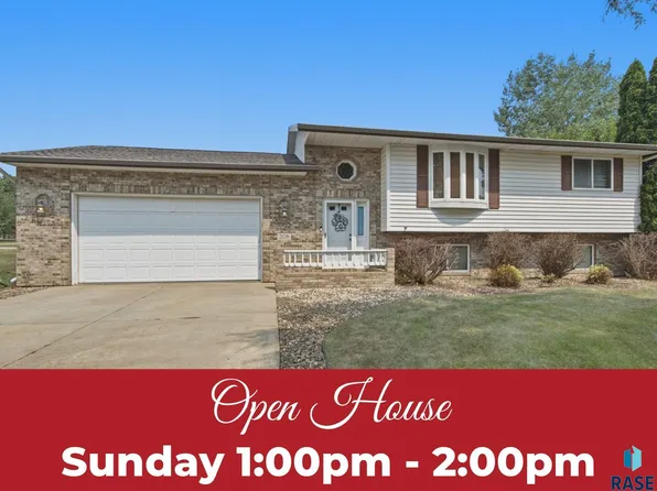 208 Jeanne Cir, Hartford, SD 57033