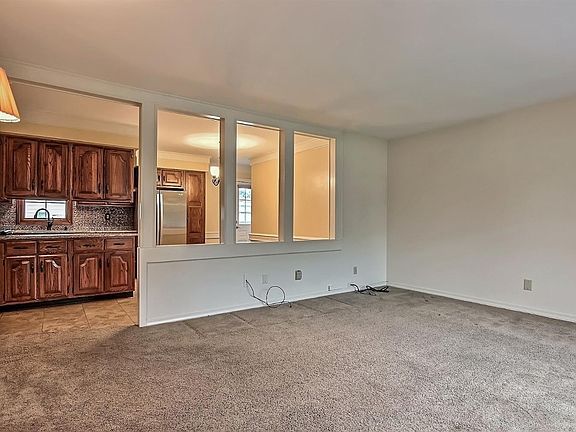 4th image of 9310 Saric Dr