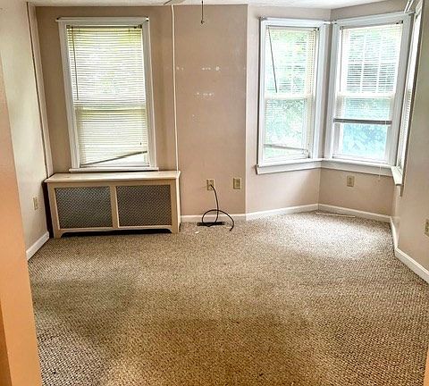 4th image of 39 Beach St Floor 1