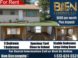 11414 S Lakeview Dr, Dexter, MO 63841