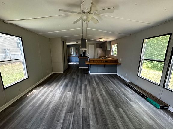 3rd image of 667 Webb Rd Unit 3