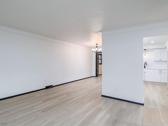 4th image of 15813 Dunbury Dr