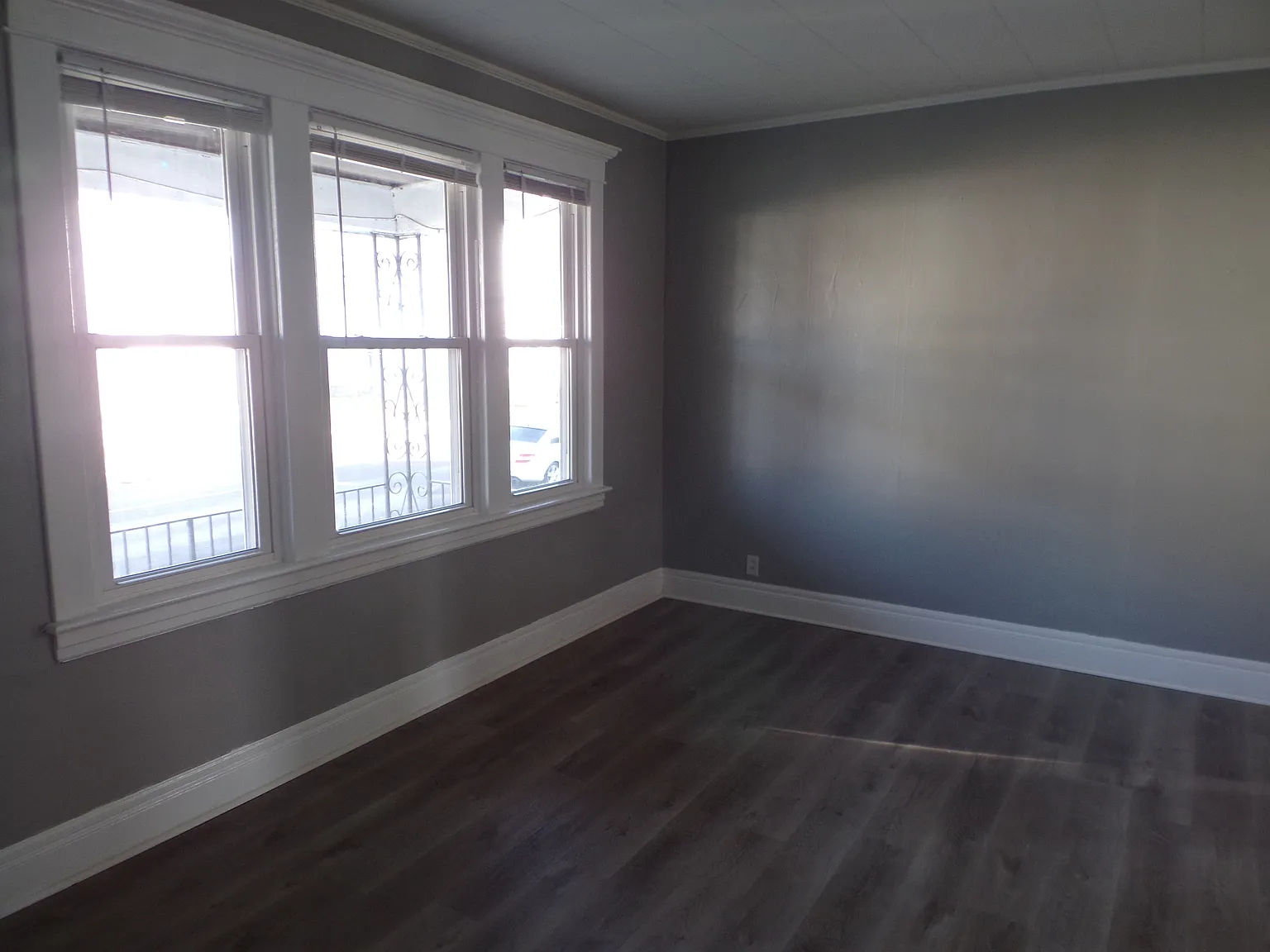 3 bed, 1200 sqft, $1,200 — Photo 2