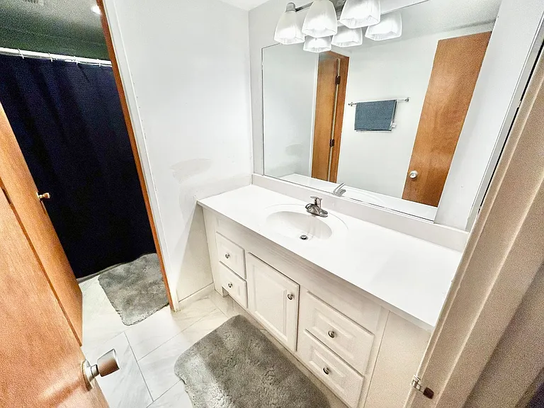 Varsity Management - 515 Walnut — Photo 50