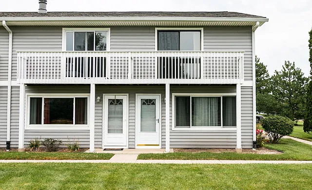 2 bed, 1.5 bath, 1320 sqft, $2,350 — Photo 1