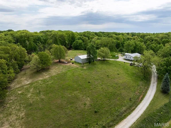 12746 Thornberry Rd, New London, MO 63459