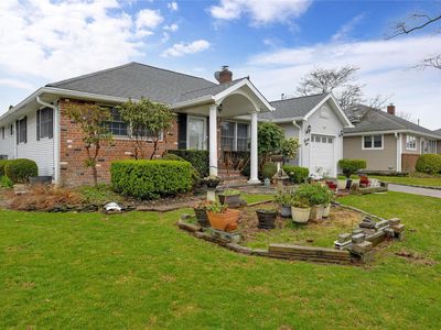 21 Oxford Road, Massapequa, NY, 11758