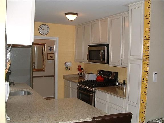3rd image of 11 Sonora Ct