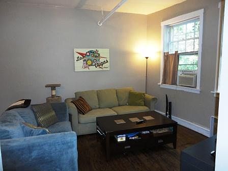 1st image of 4701 N Hermitage Ave #G
