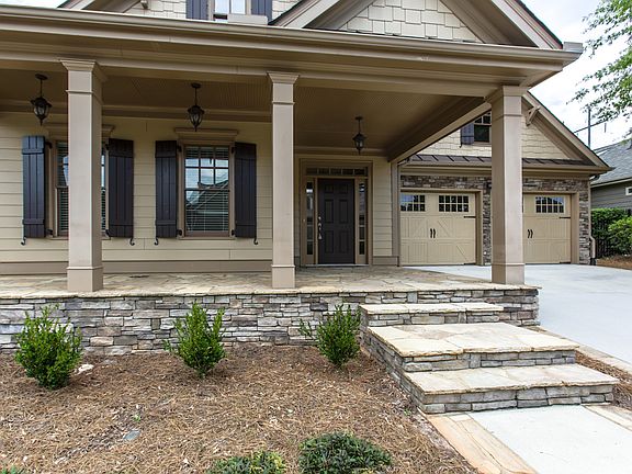 2 car Garage 540 sq ft HUGE