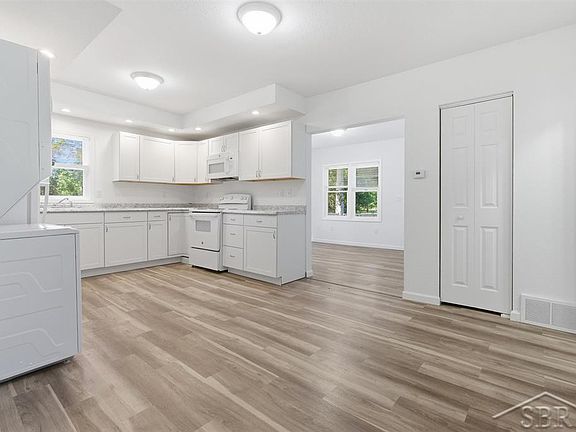 5th image of 801 Atwell St