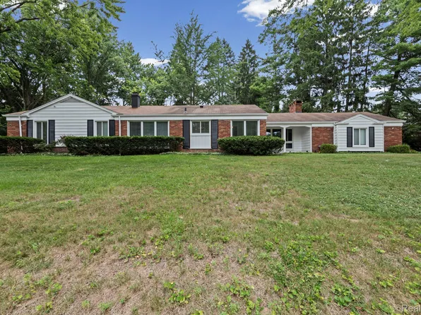 791 Robinhood Cir, Bloomfield Hills, MI 48304