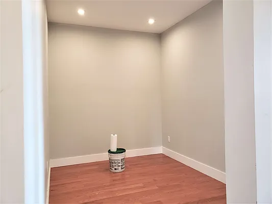 Rented by The Hamilton Group | media 8