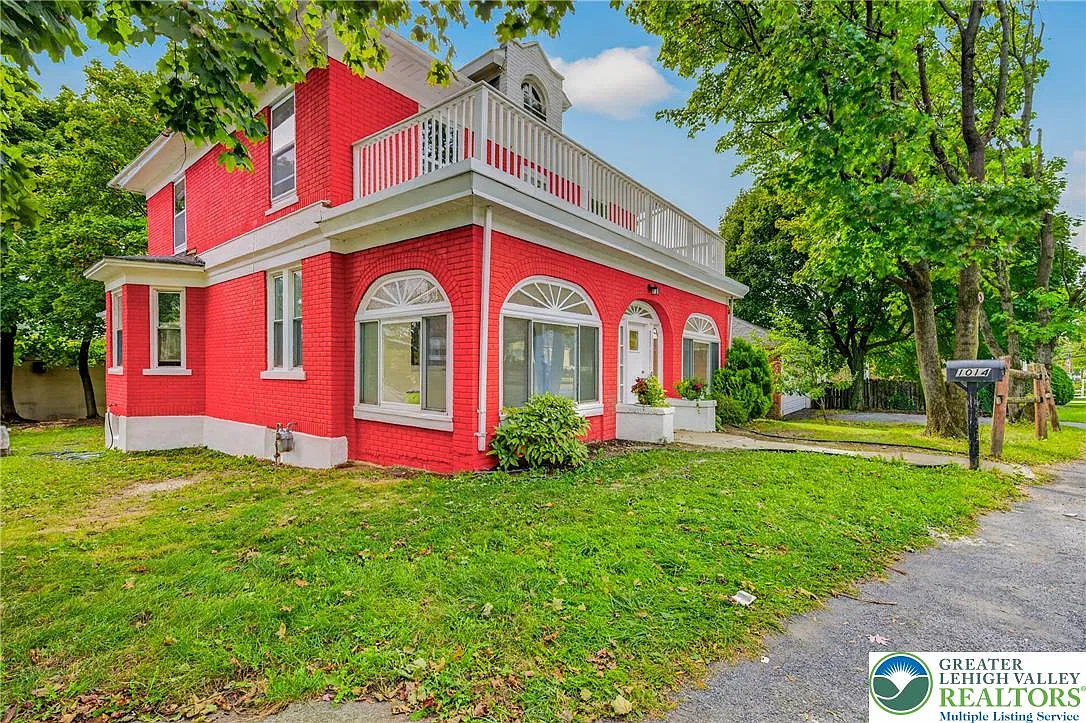 4 bed, 1.0 bath, 1950 sqft, $2,950 — Photo 3