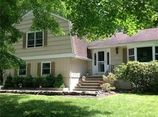 41 Redcoat Ln, Monroe, CT 06468