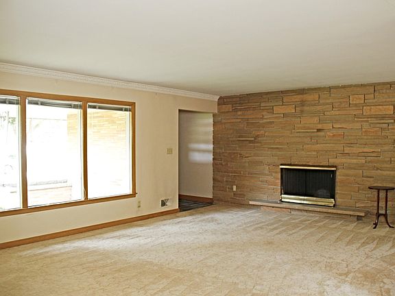 2nd image of 8004 W Dreyer Pl