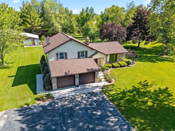 5170 McCarthy Rd, Lena, WI 54139
