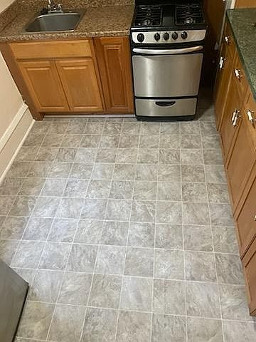 1st image of 1013 W Church St