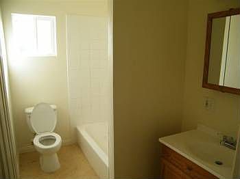 3rd image of 1334 Elwood St