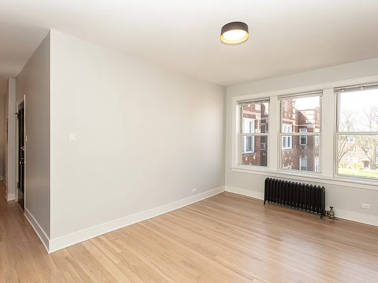 4121 W Belle Plaine Ave #16 — Photo 9