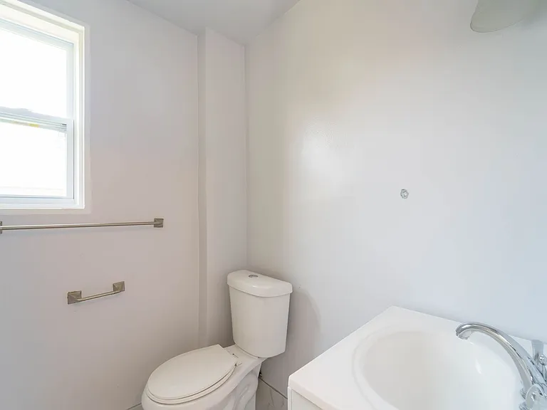 10024 Lorain Ave — Photo 18
