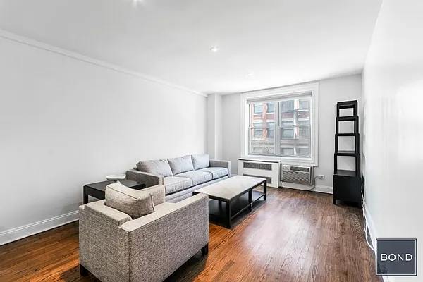 Sold by Bond New York | media 2