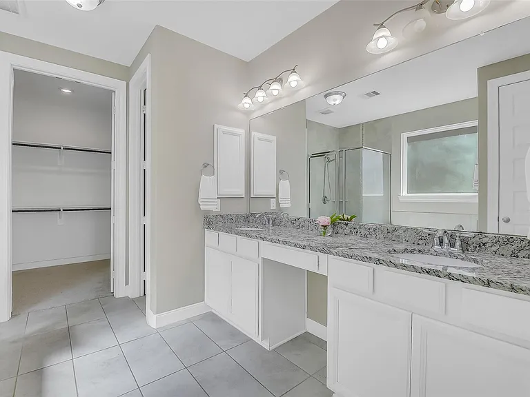 16706 Chestnut Square Dr — Photo 25