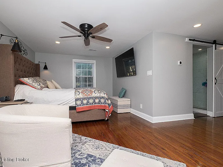 211 S Sherrin Ave — Photo 33