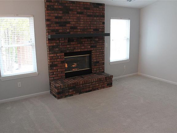 4th image of 3147 River Birch Dr