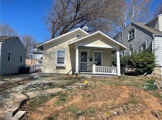 2100 W 48th St, Westwood, KS 66205