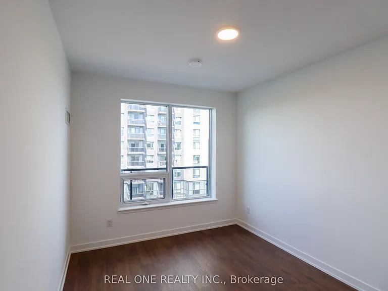 5105 Hurontario St #617 — Photo 15