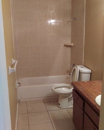 3rd image of 3819 E River Hills Dr APT A