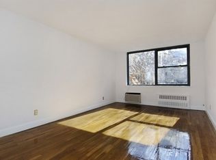 212-214 E 77th St, New York, NY 10075