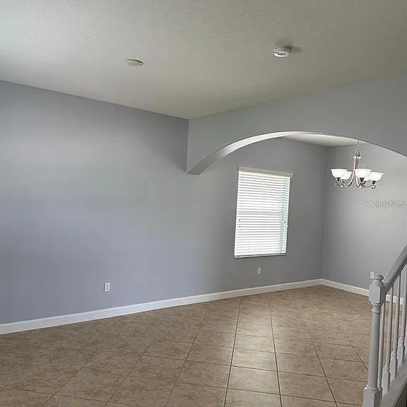 1900 Thetford Cir — Photo 2