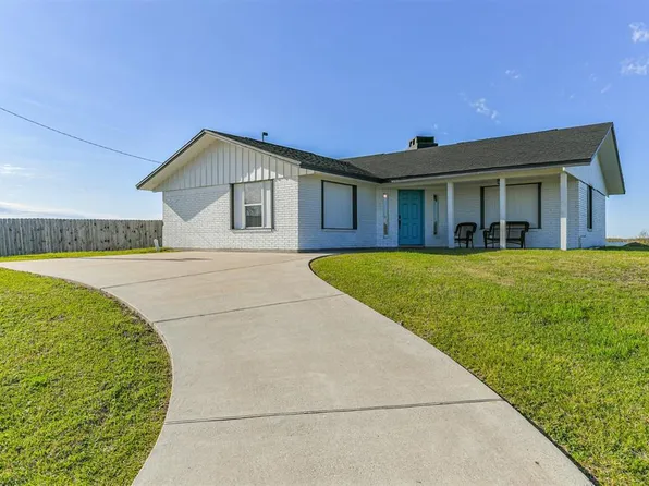 2055 Highway 87, Crystal Beach, TX 77650