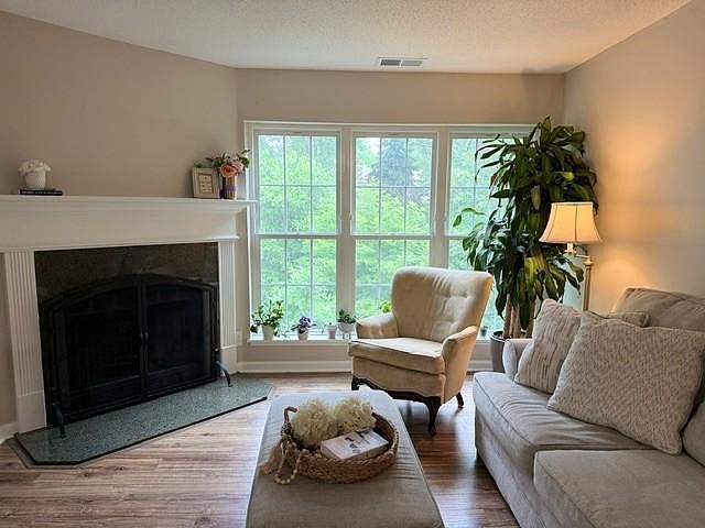 1st image of 6010 Chasewood Pkwy APT 203