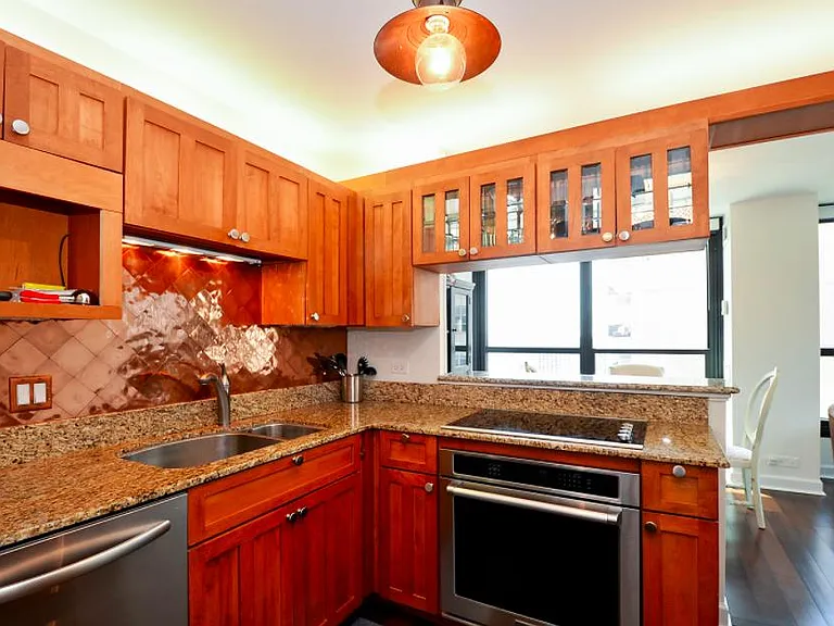 1030 N State St #15B — Photo 7