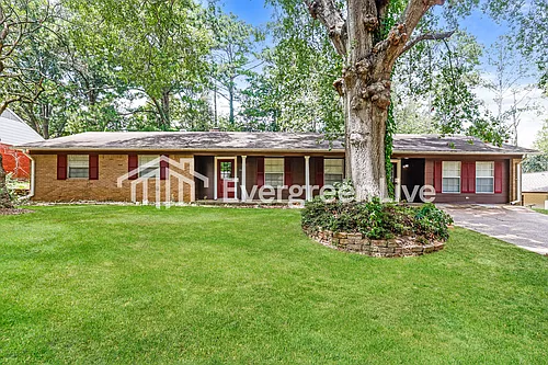 1010 Normandy Dr Photo 1