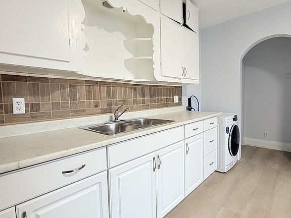 3rd image of 491 Church St #1