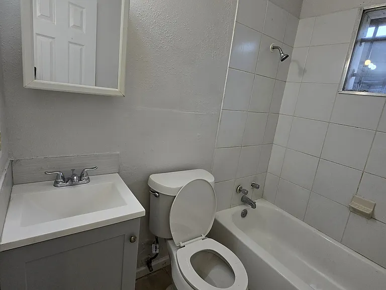 3411 Drew St #2 — Photo 8