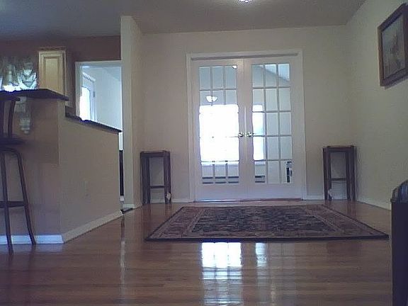 5th image of 21 Sheffield Dr