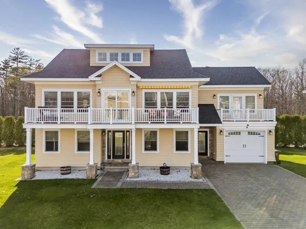 4 Sailboat Lane, Saco, ME 04072