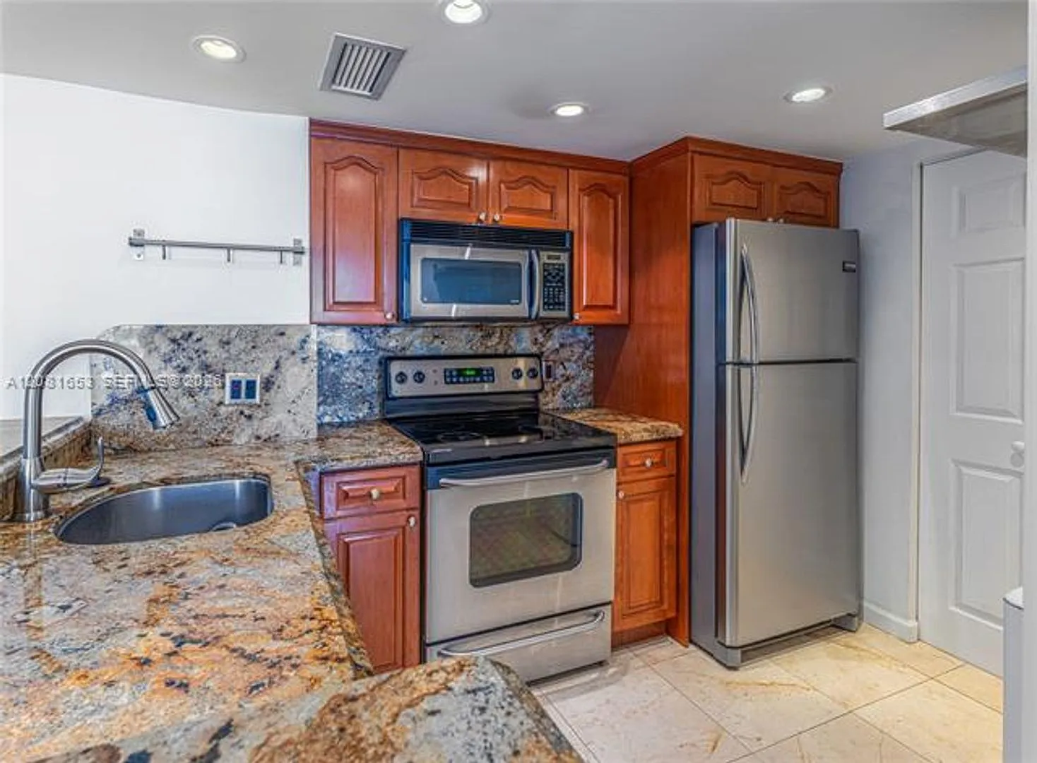 770 Claughton Island Dr cu-1603, Miami, FL 33131 — Photo 3