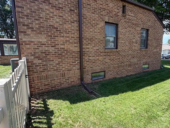 5th image of 1511 S 61st Ave