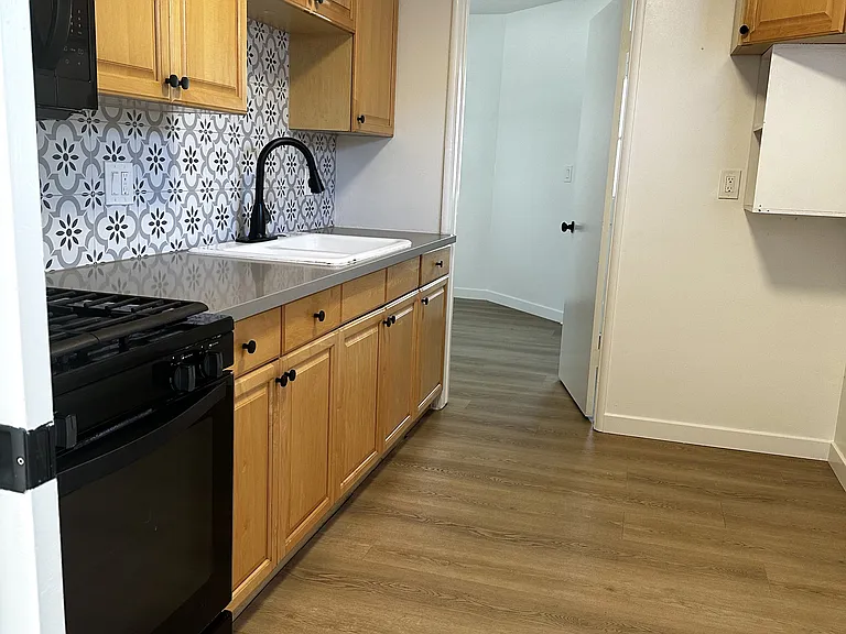 1210 Michigan Ave — Photo 9