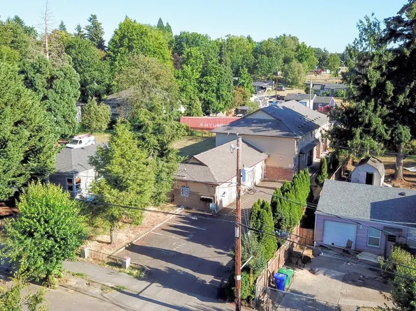 8826 SE Lafayette St, Portland, OR 97266